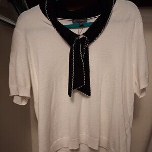 White sweater with black collar (short sleeve)